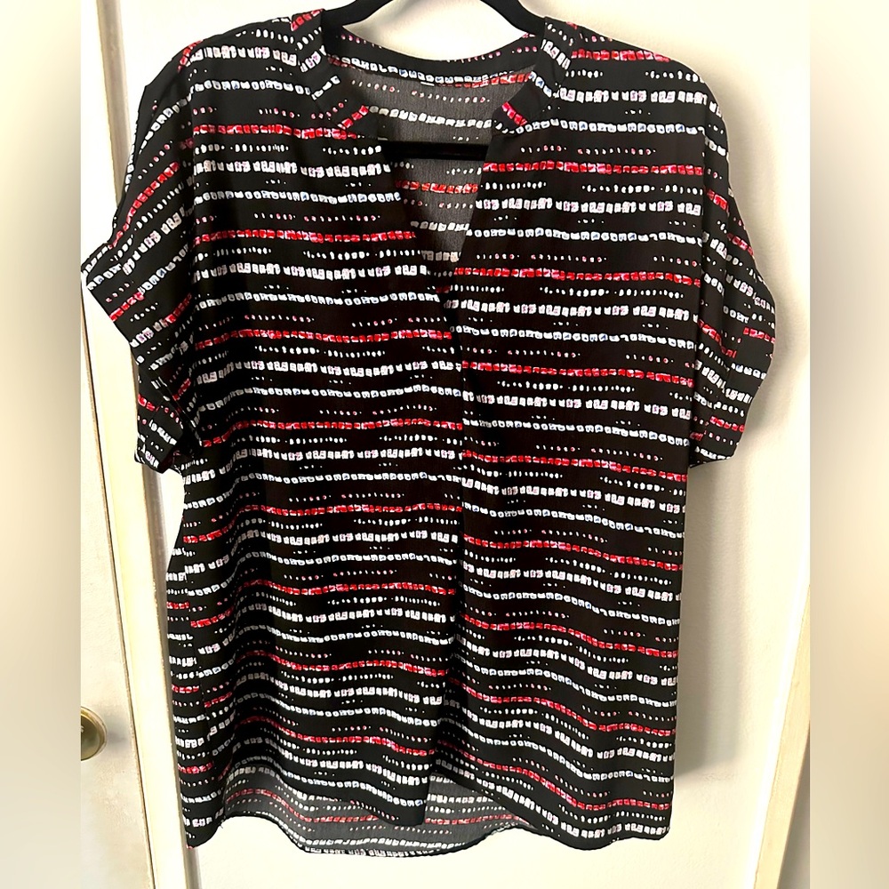 Women’s Casual Blouse, Split V Neck, Short Sleeve, Rounded Hemline, loose fit